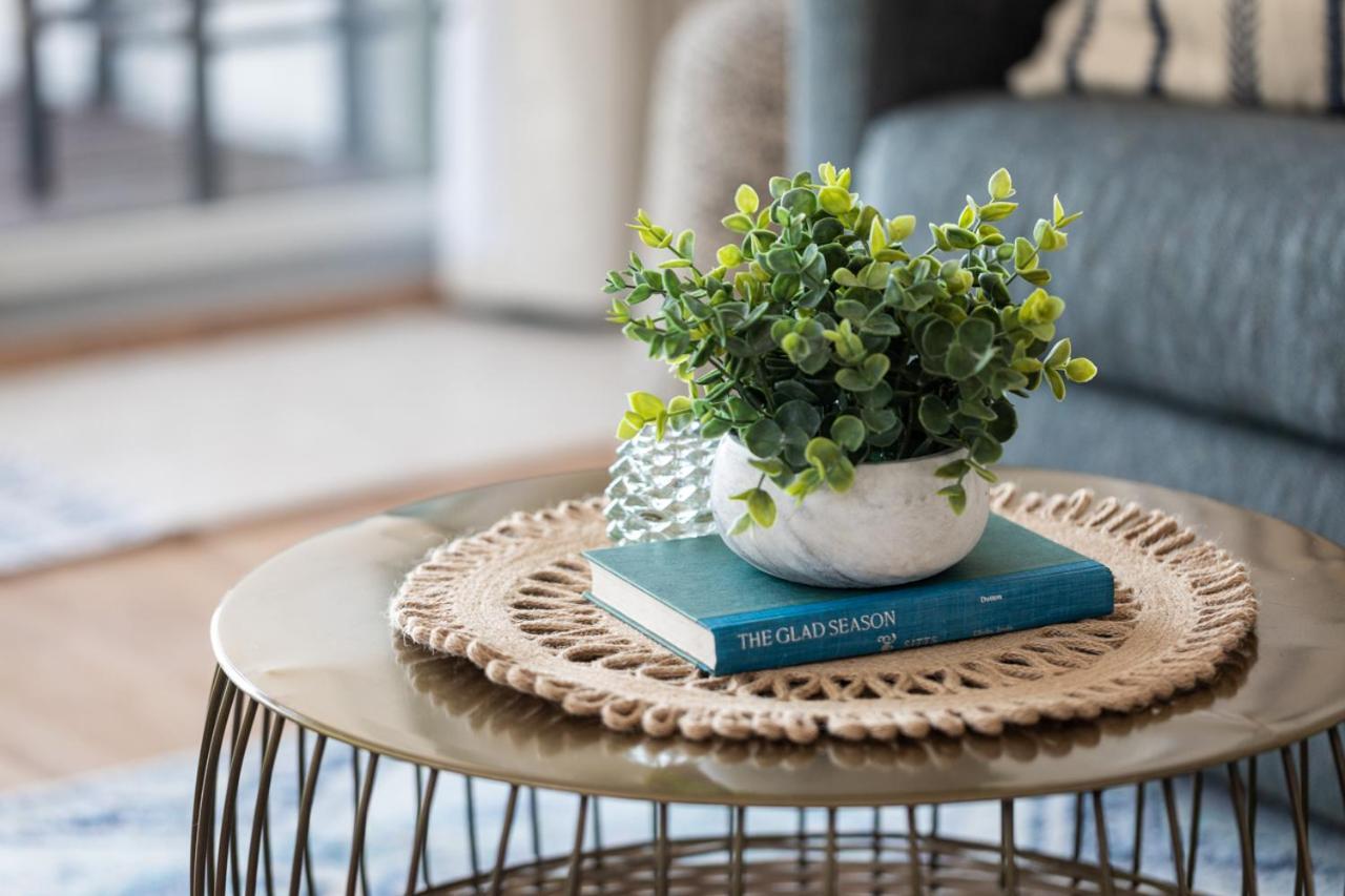 New Listing Beach Bliss 211! Stunning Bay View 트래버스 시티 외부 사진