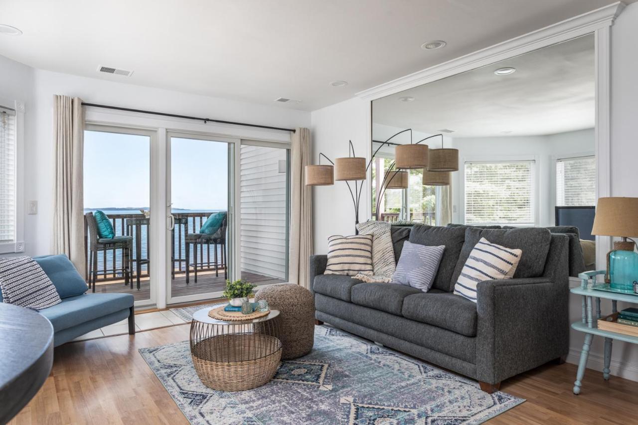 New Listing Beach Bliss 211! Stunning Bay View 트래버스 시티 외부 사진