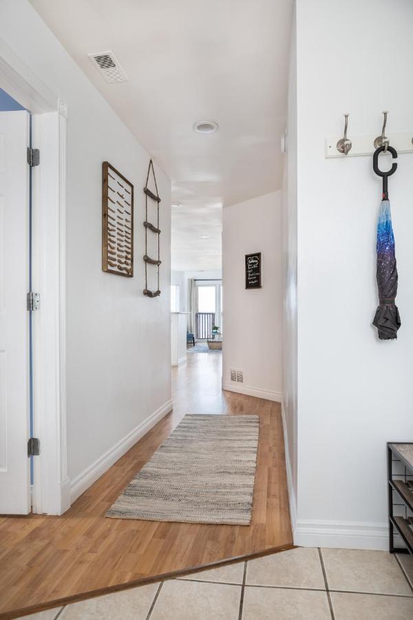 New Listing Beach Bliss 211! Stunning Bay View 트래버스 시티 외부 사진
