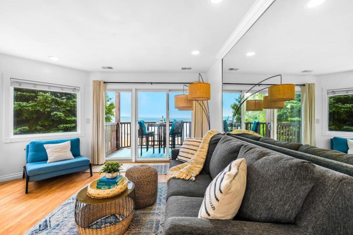 New Listing Beach Bliss 211! Stunning Bay View 트래버스 시티 외부 사진