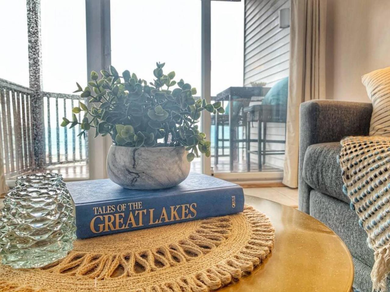 New Listing Beach Bliss 211! Stunning Bay View 트래버스 시티 외부 사진