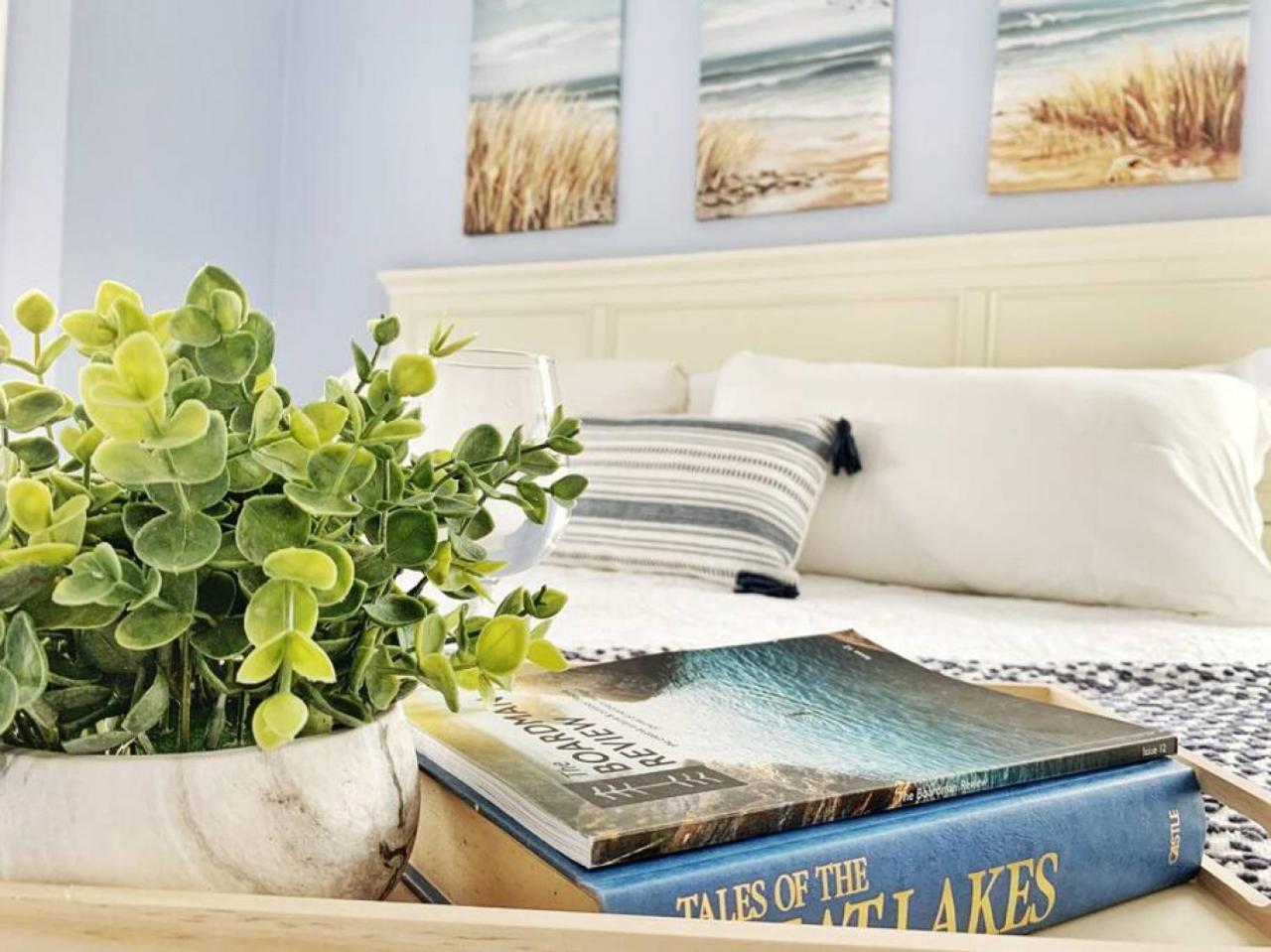 New Listing Beach Bliss 211! Stunning Bay View 트래버스 시티 외부 사진
